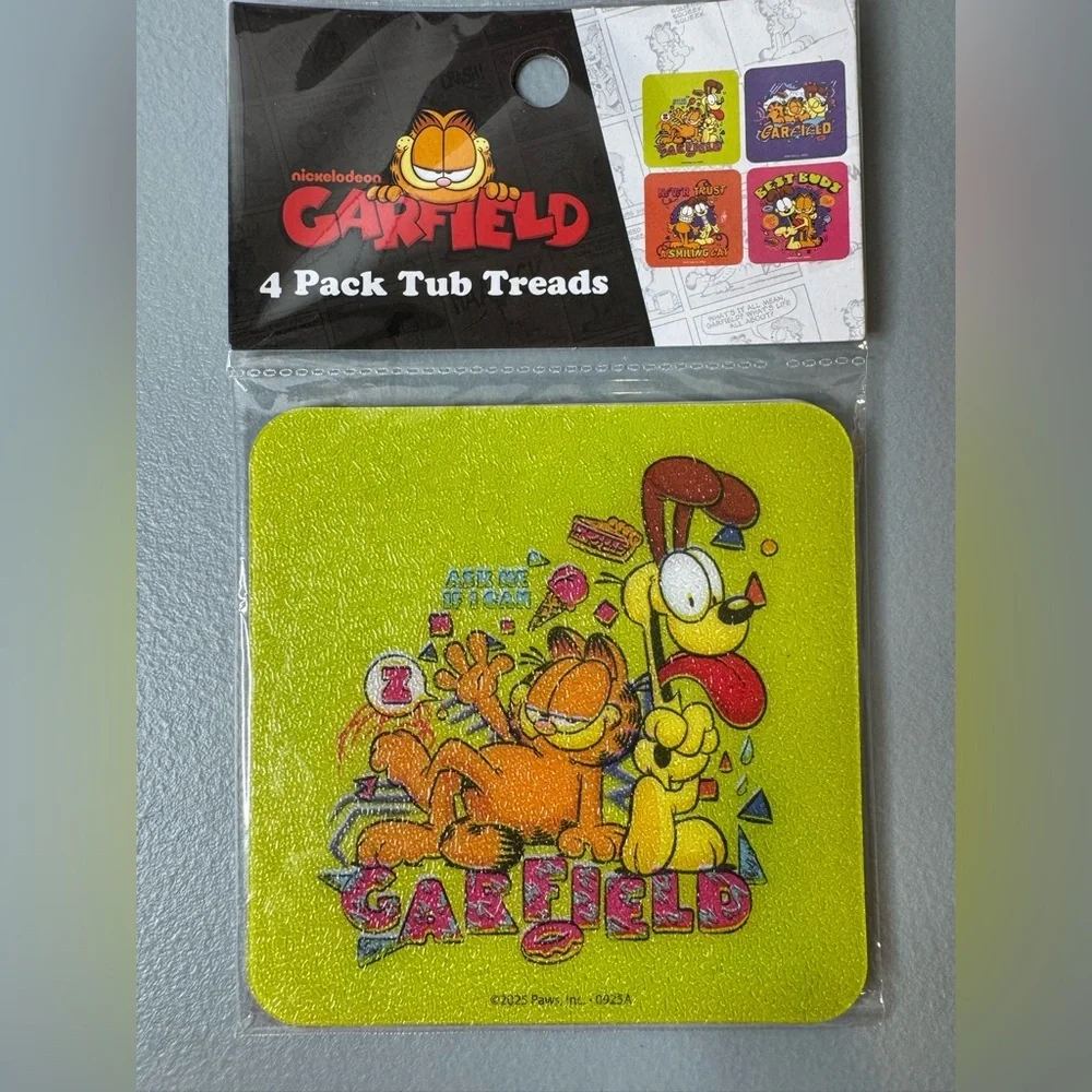 Nickelodeon Garfield best buds never trust Yellow & Orange Tub Treads - 4 Pack
